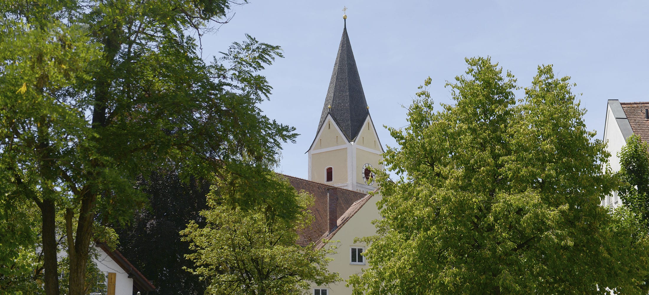 Dorfkirche im Sommer | Syn-Garching